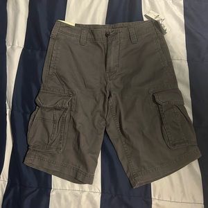 NWT Gap Cargo Shorts, Size 28 Men’s